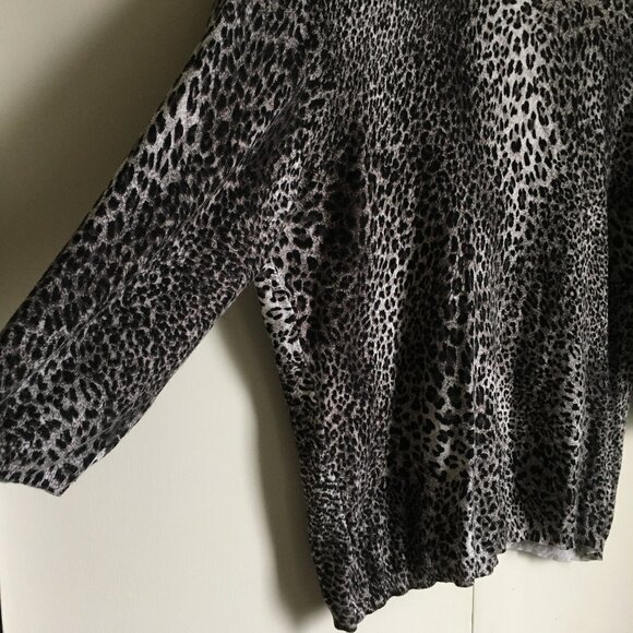 Rosette Print Soft Rayon Button Down Cardigan - Picture 5 of 15